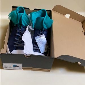 CTAS block party hi converse size 6 junior